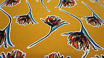 Літня тканина льон жовтого кольору з квітковим принтом