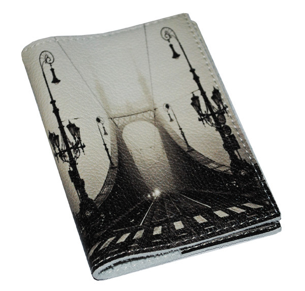 Шкіряна обкладинка для паспорта/загранпаспорту — Міст у тумані —