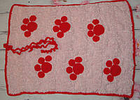 В'язана підстилка-килимок для тварин Червоні лапки 50х70 см ручна робота