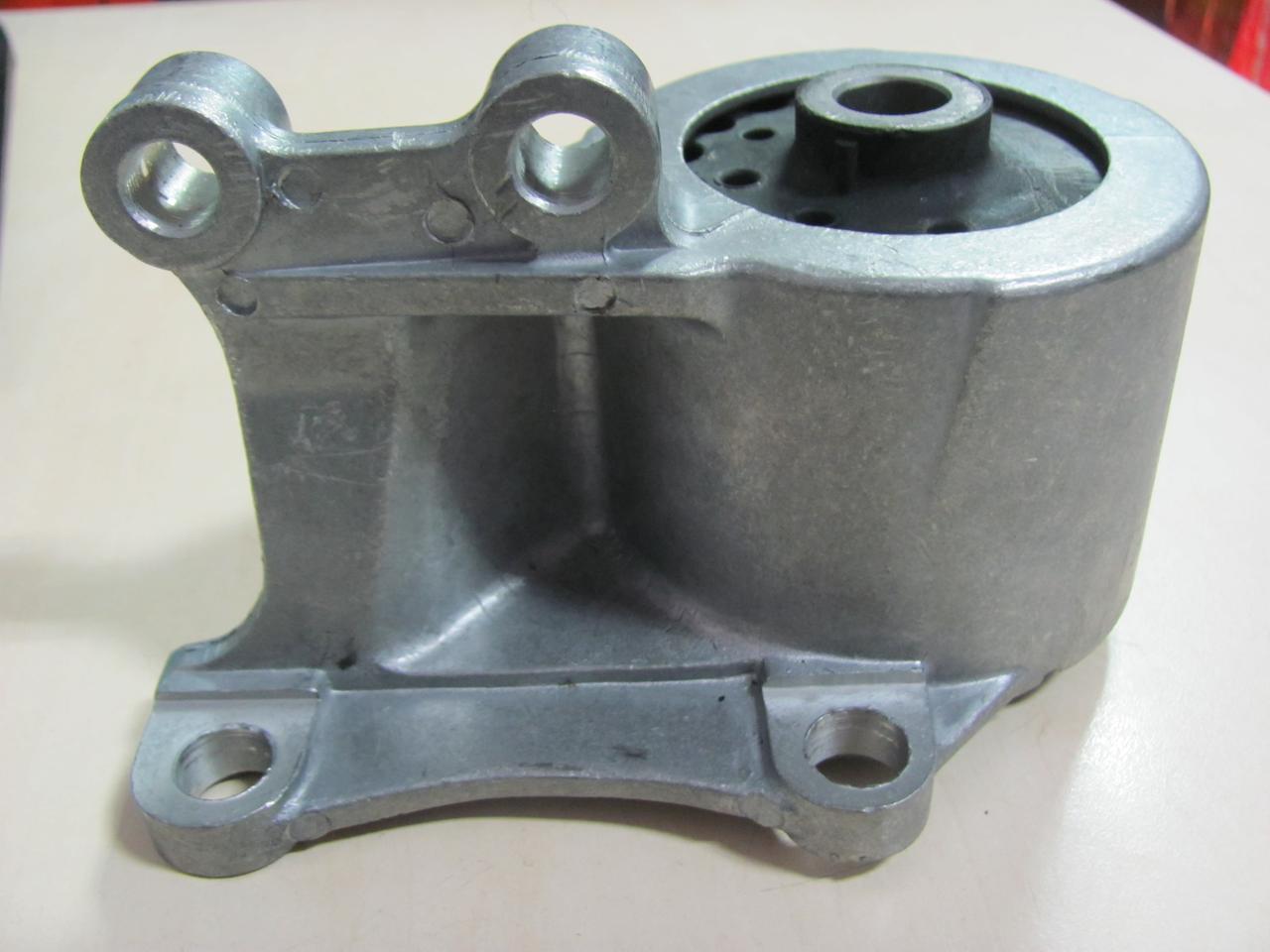 Подушка опора КПП Volkswagen T4 90-96 | HUTCHINSON 594267