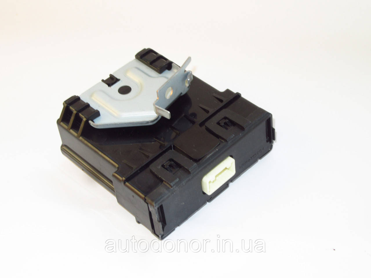Блок керування охолодженням кондиціонер Nissan Leaf AZE0 / ZE1 (13-) 27447-3NF0A