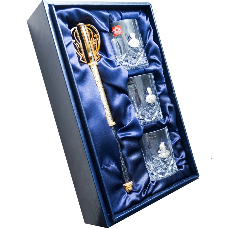 Подарунковий набір в шкіряному футлярі булава (пернач) з келихами "Козацькому роду нема переводу", фото 1