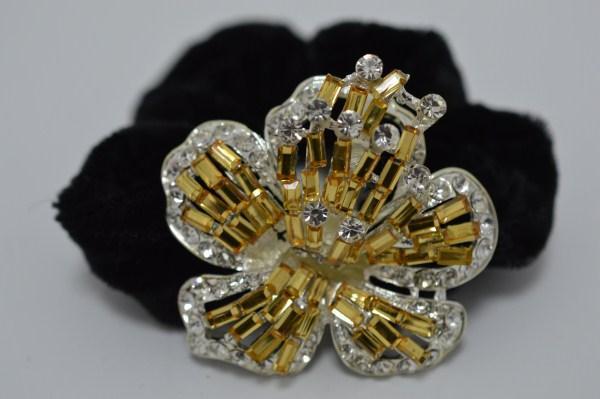 Гумка для волосся квітка, жовтогарячі тонкі камені зі стразами, фото 1