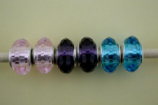 Бусини шарм-кристал, 3 кольори — рожевий, фіолетовий, блакитний, 15х9 мм, 6 шт.
