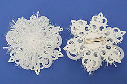 Сніжинка на качечці, білі намистини, діаметр 12 см