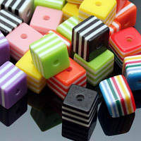 Бусини смоли куб мікс квітів 8х8х8 мм 50 шт БА000001693