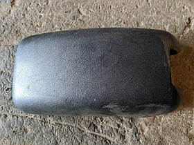 Накладка петлі задніх правих дверей (нижня) Renault Master, Opel Movano 1998-2010, 8200057680 (Б/У)