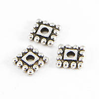 Бусини, квадратні, плоскі, металеві, колір античне срібло, розмір 7х2 мм, УТ003299 (50 шт.)