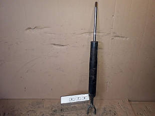 No76 Б/у амортизатор передній для Audi A5 2007-2011