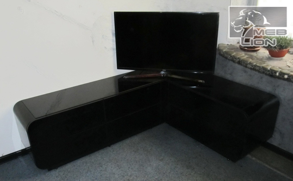 Угловая тумба под телевизор со скругленными краями и стеклом Маэстро ...