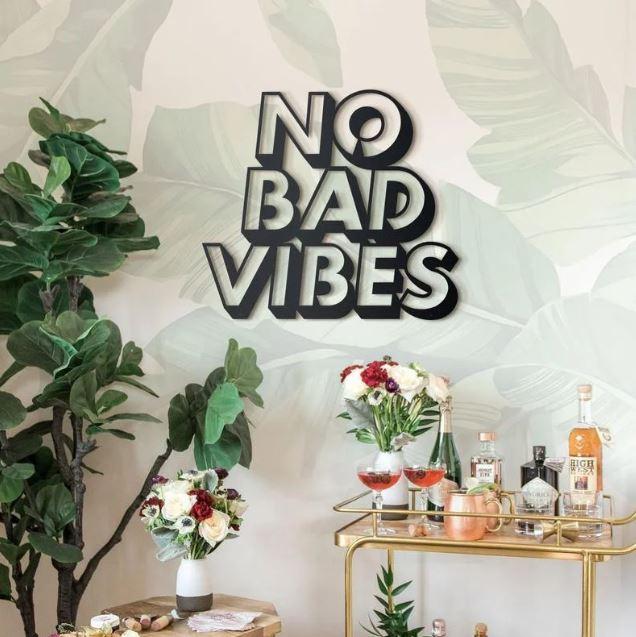 КАРТИНА ИЗ ДЕРЕВА "NO BAD VIBES