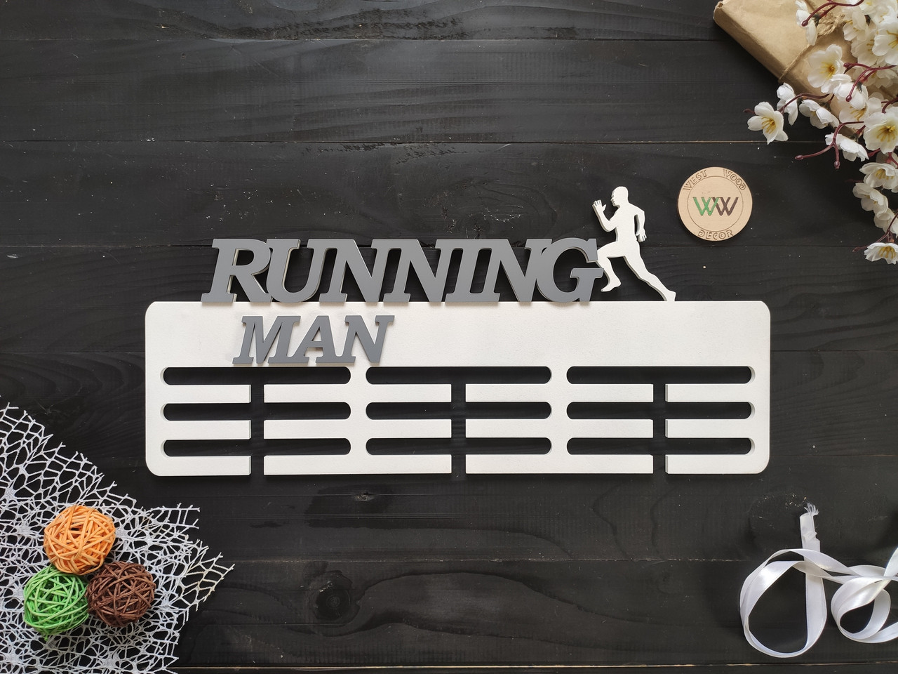 Медальниця, тримач для медалей "Runnig man. Біг, легка атлетика", з дерева, фото 1