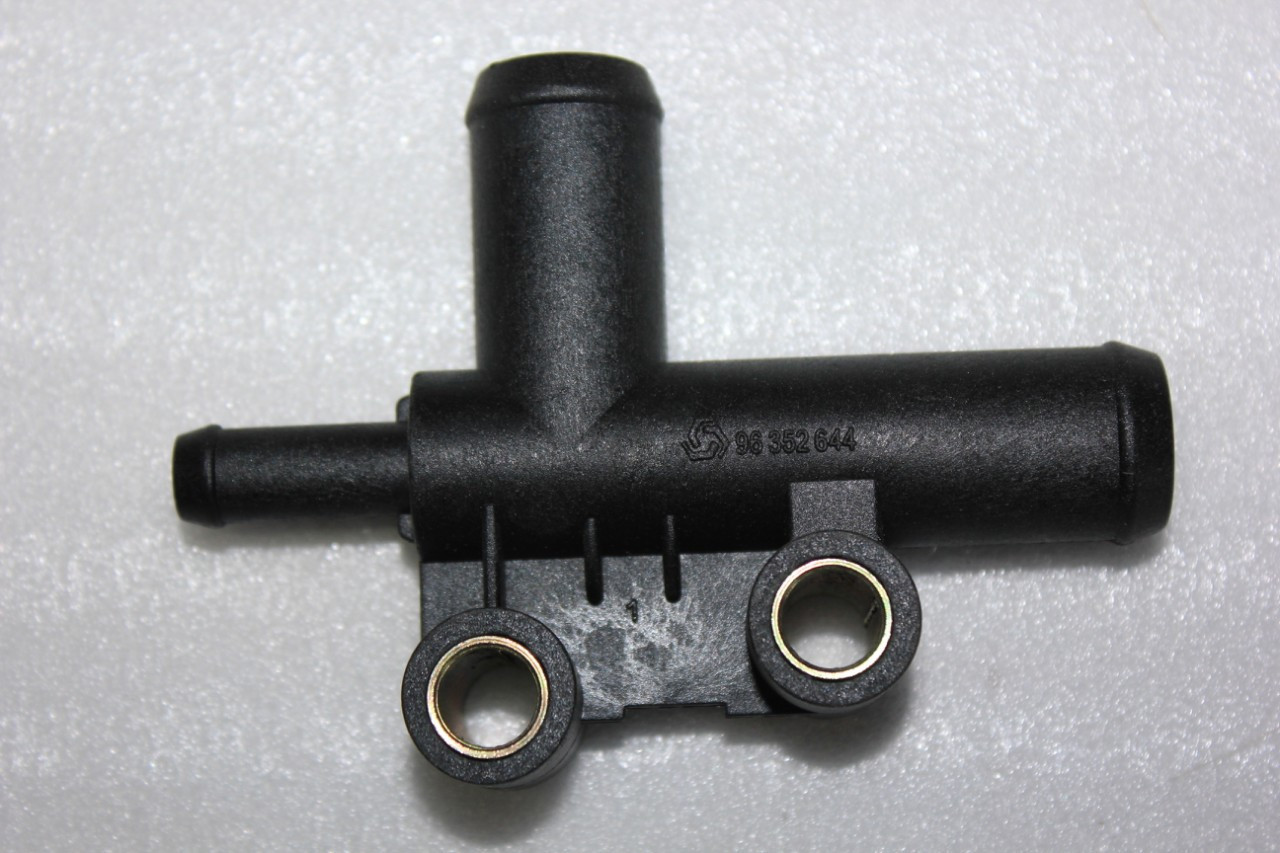 Тройник системы охлаждения (сплав) Ланос, Нексия Корея, фото 1