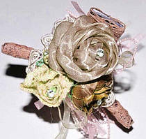 Краб для волосся чорний пластик, мереживо, три квітки з мережива, органзи й атласу, розмір 9х5 см, бежевий