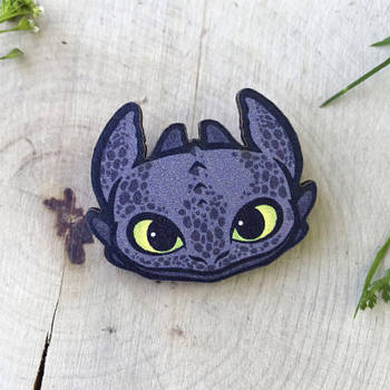 "Дракон Нічна Фурія Беззубик мордочка (Як приборкати дракона)" брошка дерев'яна з уф-друком