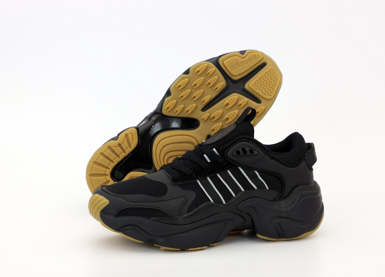 Чоловічі кросівки Adidas Magmur Runner Triple Black, чоловічі кросівки адідас магмур, кросівки Adidas Magmur