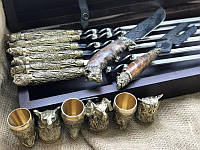 Подарочный набор для шашлыка "Дикие звери" (шампура, рюмки, нож, вилка), в буковом кейсе