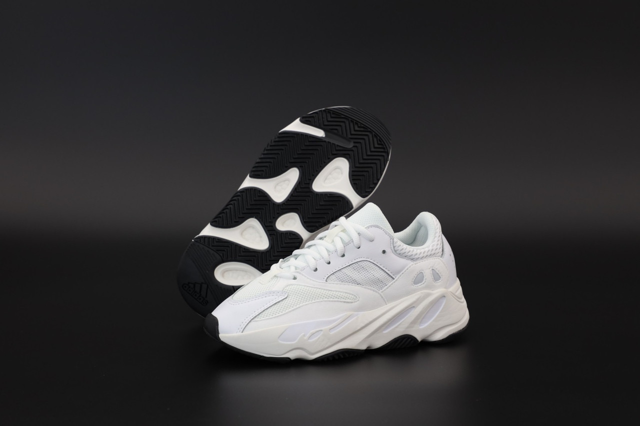 Жіночі кросівки Adidas Yeezy 700, жіночі кросівки адідас ізі 700