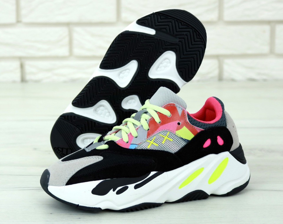 Жіночі кросівки Adidas Yeezy 700, адідас ізі 700