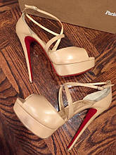 Жіночі шкіряні бежеві босоніжки Christian Louboutin Cross Me на платформі 15 см туфлі лабутини