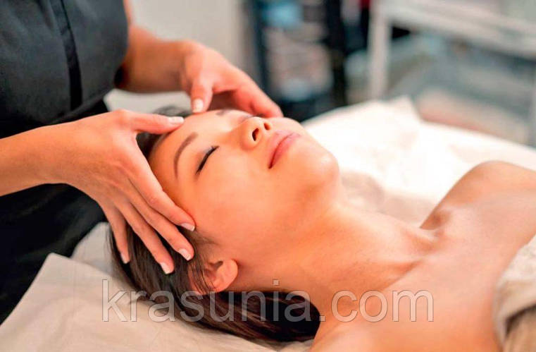 Китайський масаж особи для оздоровлення і омолодження