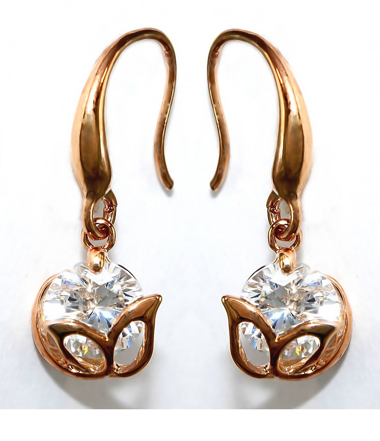 Сережки петлі. Оправа: позолота. Камені: білий циркон. Висота: 2.4 см. Ширина: 8 мм.