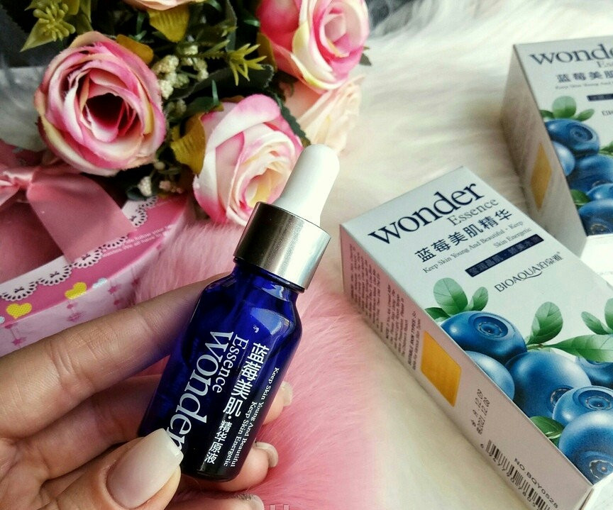 Сироватка для обличчя з екстрактом чорниці і гіалуронової кислотою Bioaqua Wonder Essence (15 мл)