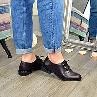 Туфлі жіночі шкіряні на шнурівці, низький хід. Колір коричневий