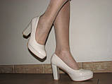Весільні бежеві туфлі середній стійкий каблук 36 37 38 40, фото 4