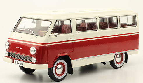 Легендарні радянські автомобілі (Hachett) №44 - РАФ-977ДМ "Латвія" (1:24)