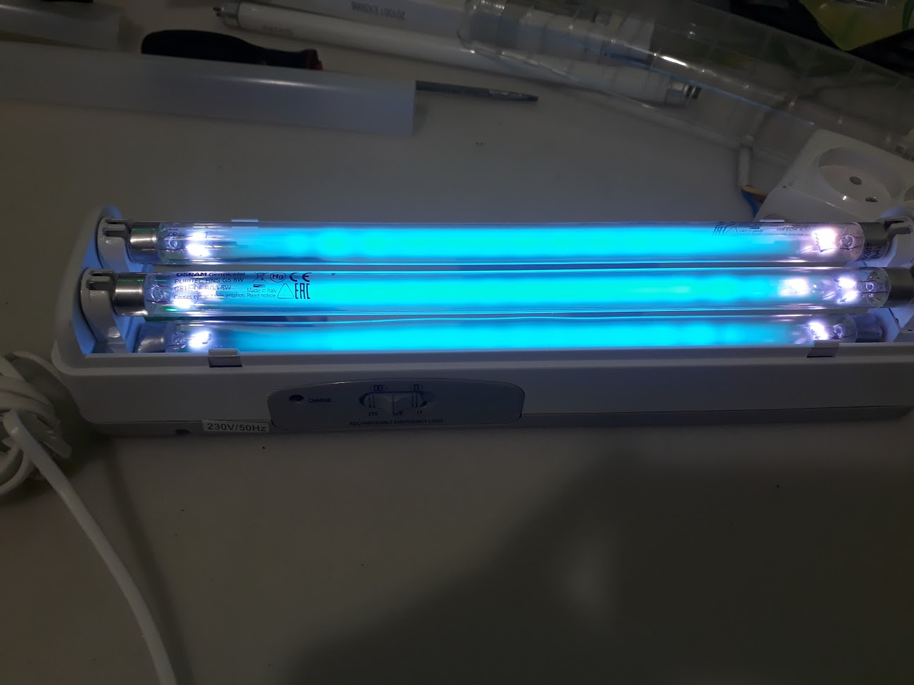 Лампа ультрафиолетовая бактерицидная. Бактерицидная лампа запах. Бактерицидный светильник. Лампа ультрафиолетовая 4вт. Бактерицидная лампа запах.