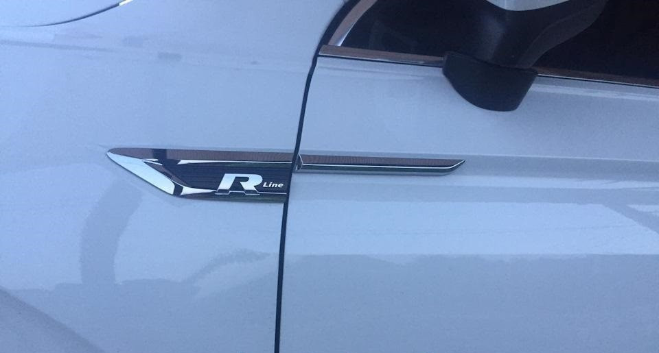 Емблема на крило "R-line" для Tiguan, комплект 4 шт Оригінал!