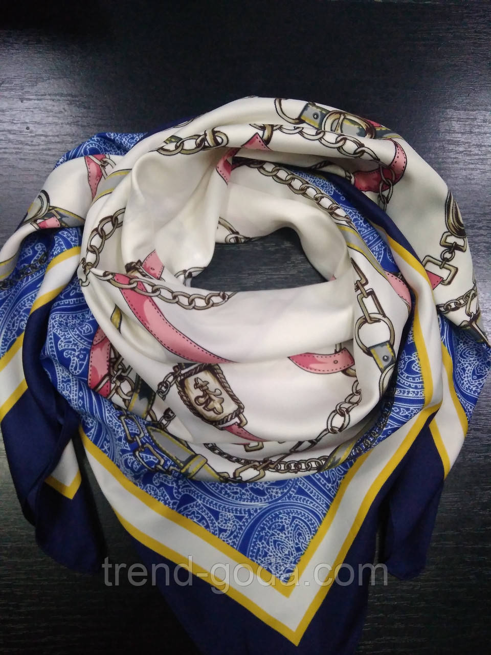 Косиночка шовкова жіноча на шию, на голову косинка, в зачіску, на сумку,з візерунком ланцюжка Атласна хусточка 90х90