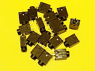 Аудио гніздо PJ-358 3,5мм вертикальне, чорне