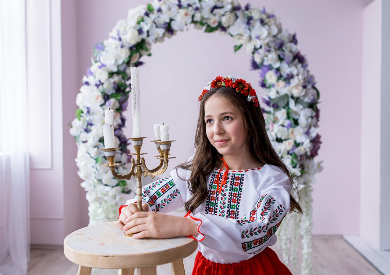 Вишитий костюм для дівчинки Карпатський червоний блузка та спідниця