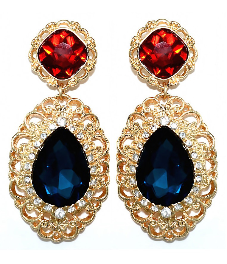 Сережки гвоздики. Колір оправи: позолота. Інкрустація: циркон. Довжина сережки: 5 см. Ширина: 25 мм.