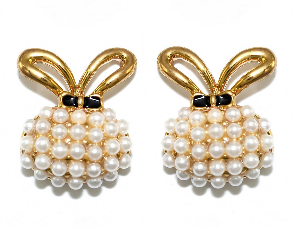 Сережки гвоздики. Колір оправи: позолота. Інкрустація: намистинки. Висота сережки: 13 см. Ширина: 12 мм.