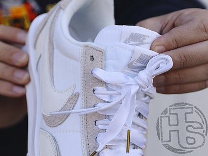 Nike waffle sacai white sale