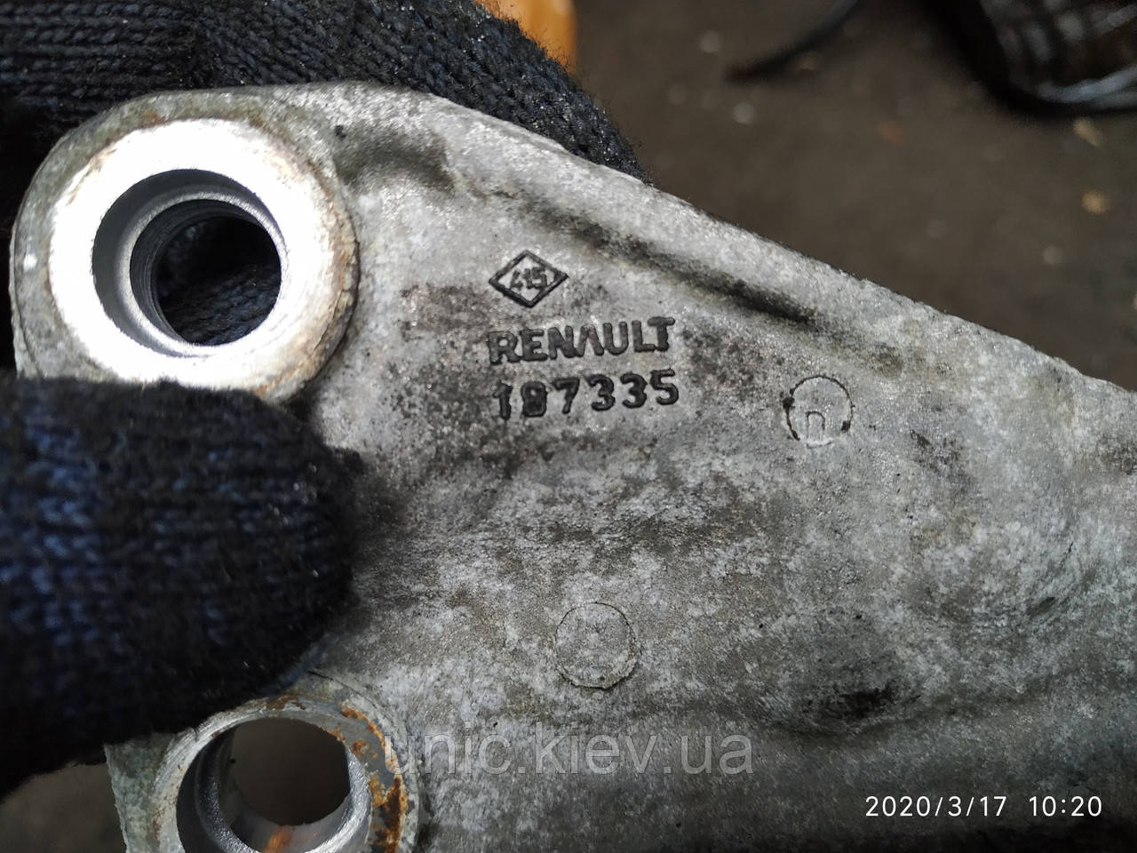 Кронштейн промежуточного вала (полуоси) Рено Меган 2 / Сценик 2 / Клио ...