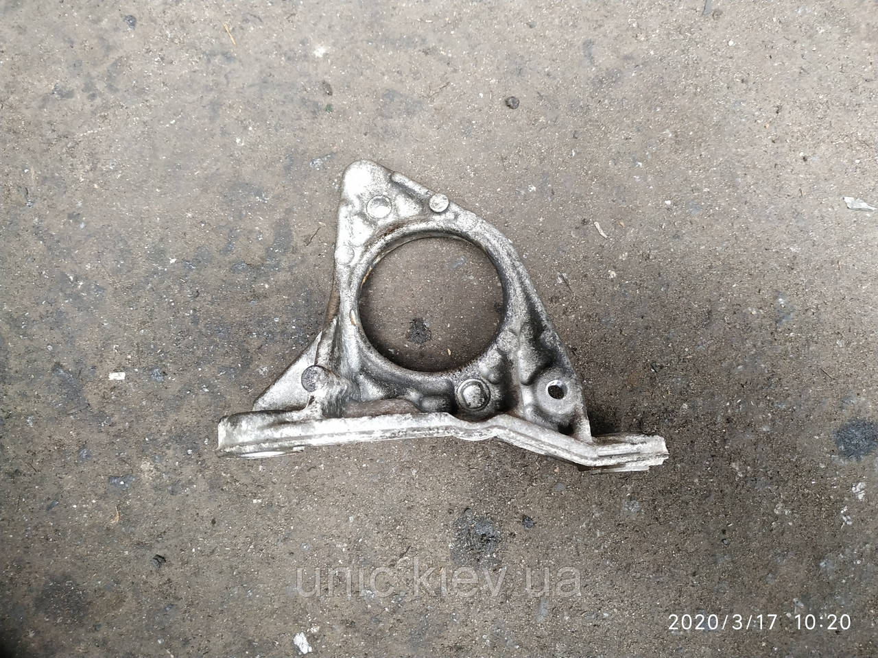 Кронштейн промежуточного вала (полуоси) Рено Меган 2 / Сценик 2 / Клио ...