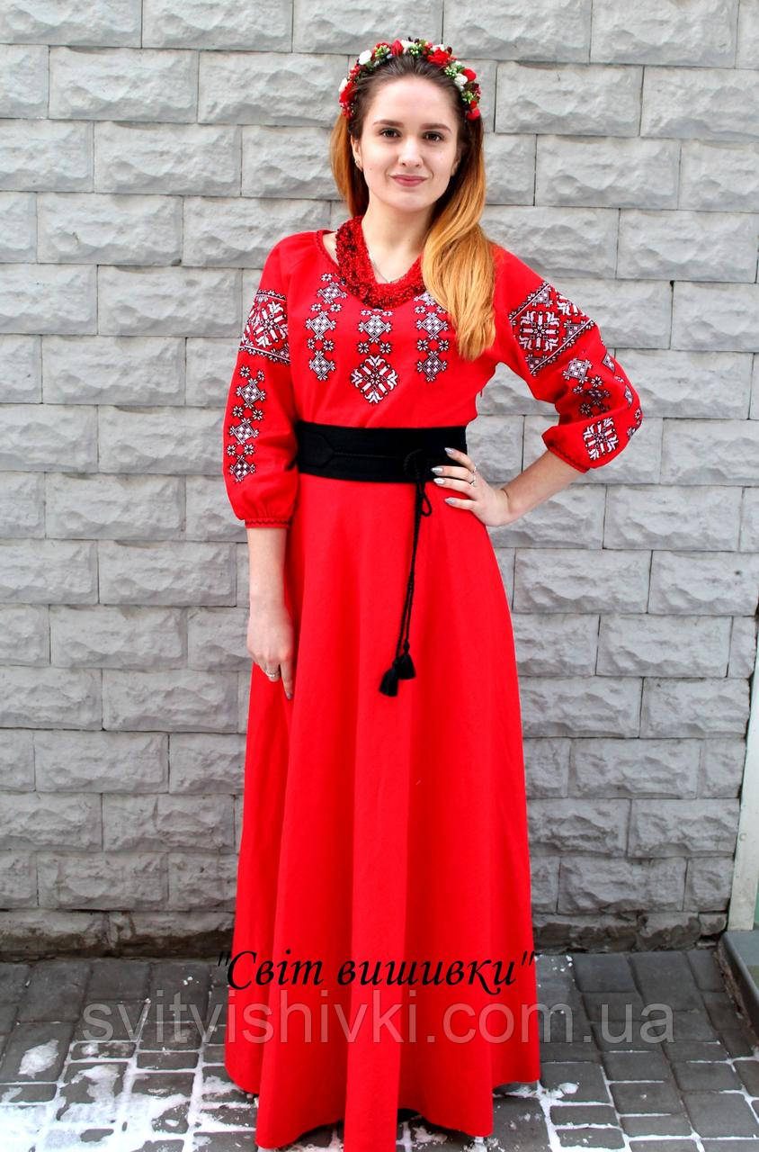 Длинное женское вышитое платье красного цвета с рукавом 3/4 "Слава"