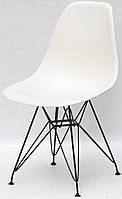 Стул Nik BK-ML молочный 56 на черных металлических ножках, дизайн Charles & Ray Eames DSR Eiffel Leg