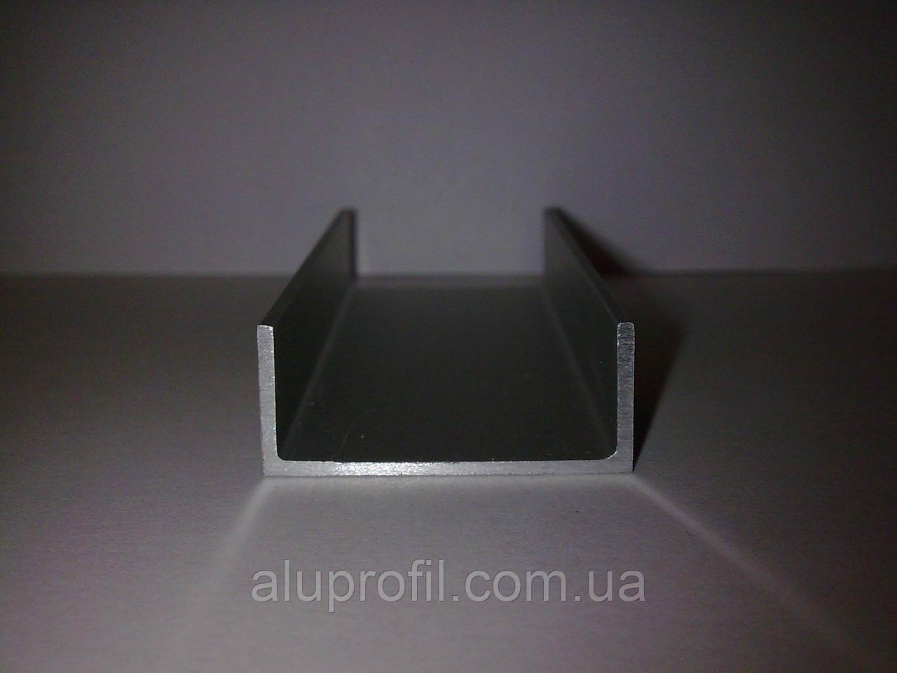 Алюмінієвий профіль п-подібний алюмінієвий профіль (швелер) 20х10х2 Б/П