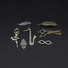 Металеві підвіски і декор.