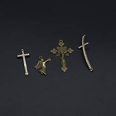 Хрестики металеві.