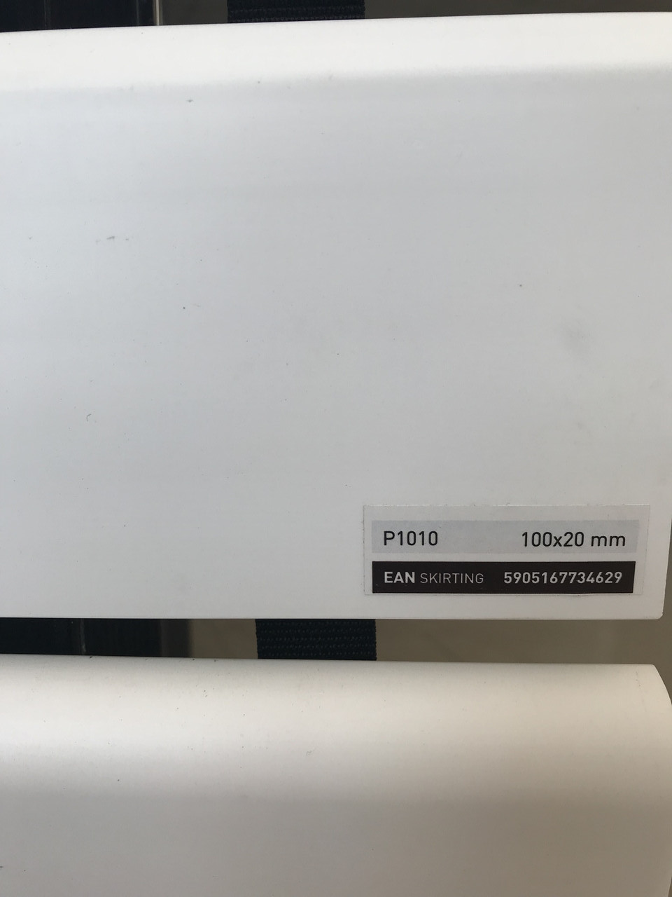 Плінтус підлоговий білий Arbiton VEGA P1010 (100x20x2400)