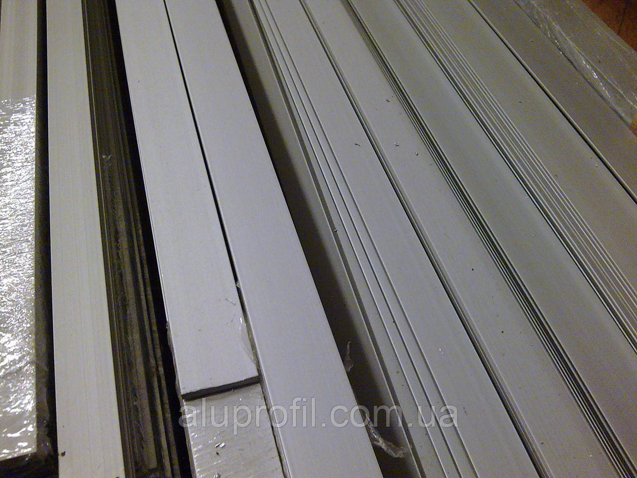 Алюмінієвий профіль — смуга алюмінієва 20х4 Б/П