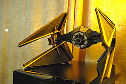 Збірна модель "Зоряний винищувач"