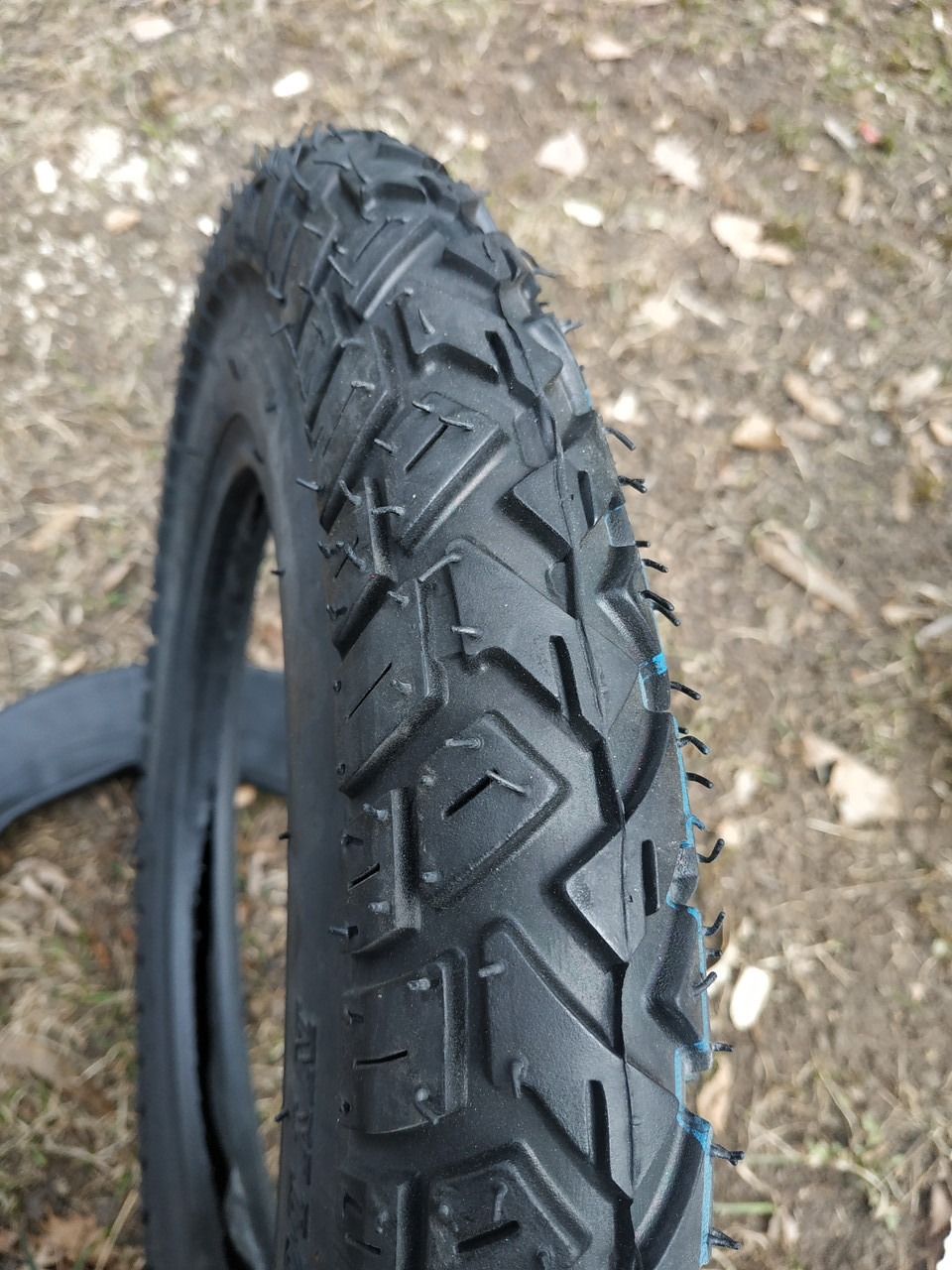 Покришка 3.00-10 з камерою SC-TYRE
