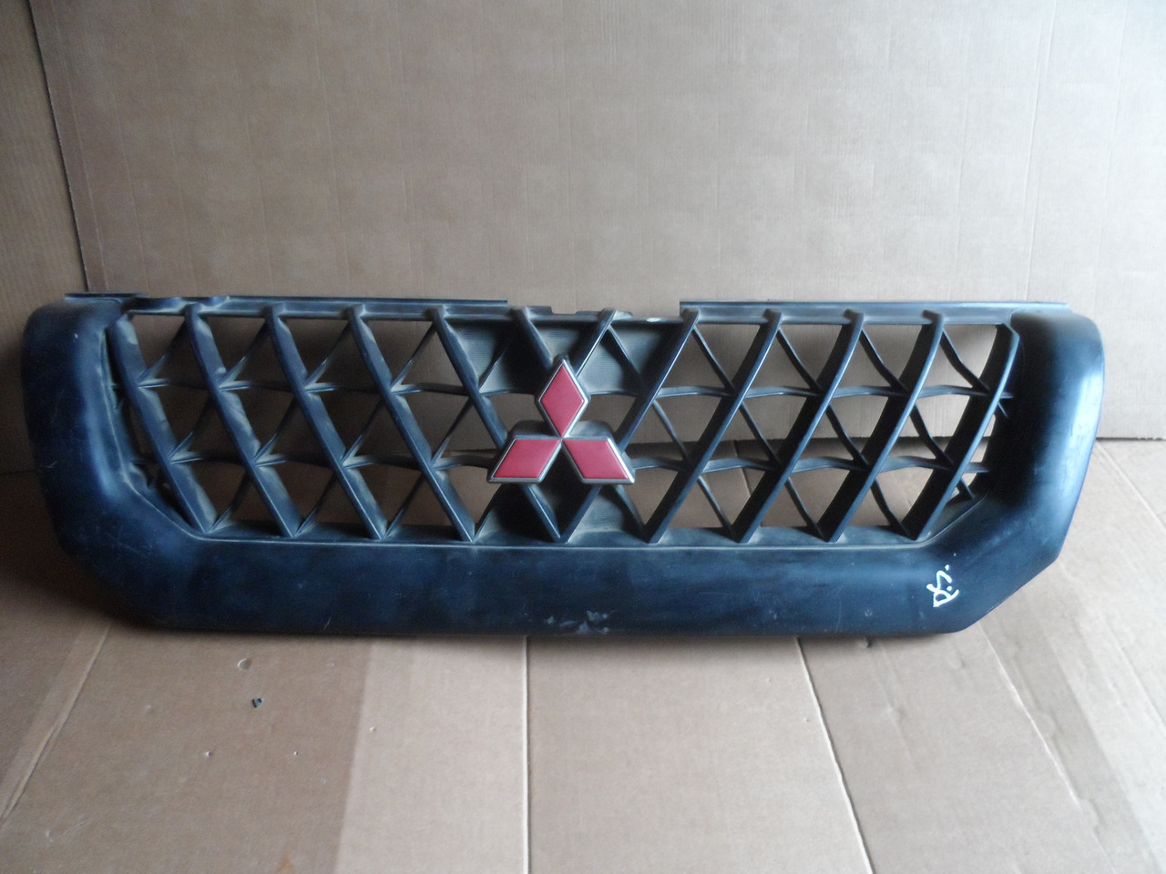 Решітка радіатора Mitsubishi Pajero Sport 1996-2009 MR478595, фото 1